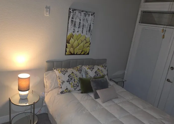 Stylish Downtown Loft 2 Queen Beds Pool Gym Free Parking Fort Worth