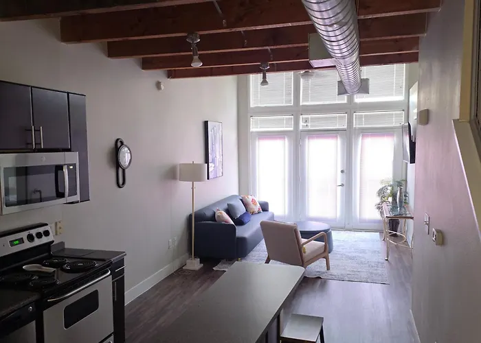 Stylish Downtown Loft 2 Queen Beds Pool Gym Free Parking * Fort Worth