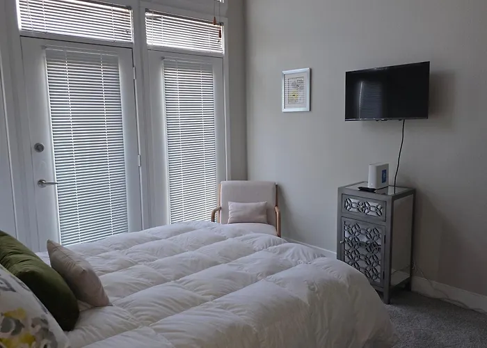 Stylish Downtown Loft 2 Queen Beds Pool Gym Free Parking Appartement *